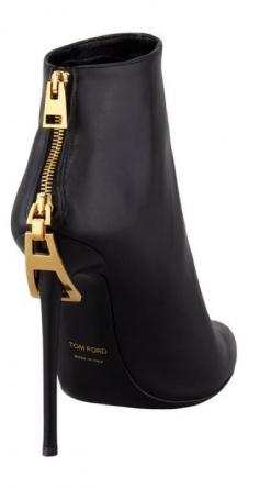 
                    
                        Tom ford gold zipper high heels booties ! #love #beautiful #gift #holidays #xmas #picoftheday #xmasweek #cute
                    
                
