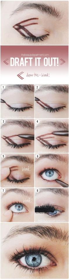 
                    
                        Use this drawing technique to get the easiest, most natural smoky eye ever. | 41 Life-Saving Beauty Hacks Every Girl Should Have In Her Arsenal
                    
                