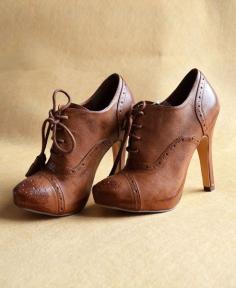 
                    
                        Vintage Brown Point Toe Ankle Boots with High-heeled and Cut Out Design
                    
                