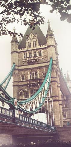 london’s tower bridge