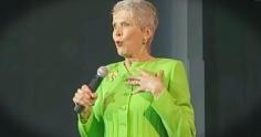 
                    
                        Watch Christian comedian Jeanne Robertson give her HILARIOUS account of her husband "Left Brain" vs. a nighttime intruder. :D You will be in stitches!
                    
                