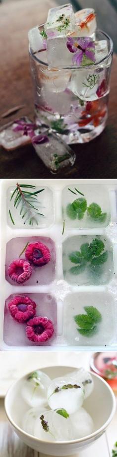 
                    
                        DIY :: edible flower ice cubes, raspberry + herbs ice cubes and lavender + mint ice cubes
                    
                
