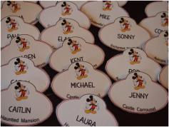 
                    
                        DIY Disney Cast Member Name Tags Escort Cards // Inspired By Dis
                    
                