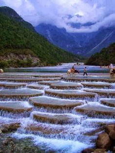 Bluemoon valley china