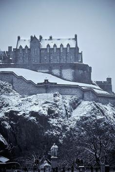 
                    
                        Edinburgh Castle
                    
                