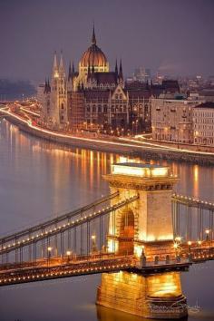 
                    
                        Dusk in Hungary looks absolutely magical. Absolutely Beautiful City! Enjoyed every minute
                    
                