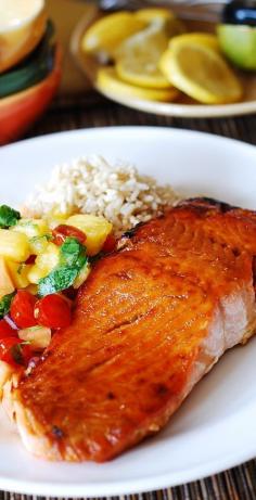 
                    
                        Broiled salmon with mango salsa and rice. Refreshing like a salad, full of antioxidants, fiber, fruit, proteins, and omega-3! Easy to make! | JuliasAlbum.com | #seafood #healthy #fish
                    
                