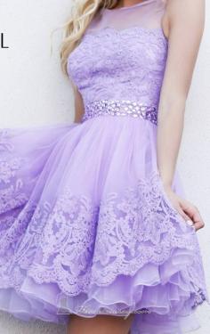 
                    
                        This is the prettiest dress i've ever seen!
                    
                