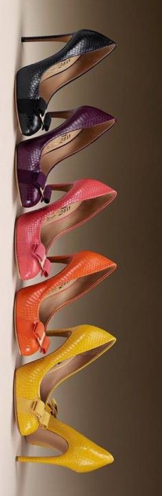 
                    
                        Ferragamo #shoes #beautyinthebag #heels #omg
                    
                