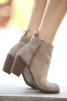 
                    
                        Zip up high heel fall shoes fashion
                    
                