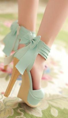 
                    
                        Mint bow back heels //
                    
                