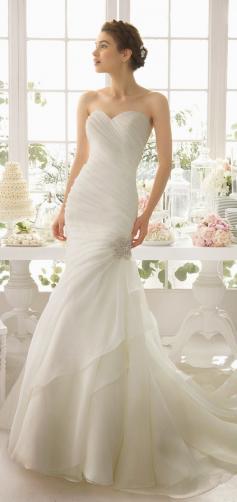 
                    
                        Aire Barcelona 2015 Bridal Collection |  pronoviasweddingd...
                    
                