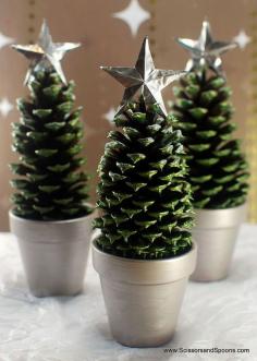 
                    
                        Pine Cone Christmas Trees. Oh, yes, @Sarah Chintomby Chintomby Chintomby McDaniels these are sooo cute!
                    
                