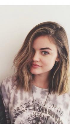 
                    
                        Lucy hale got a new haircut and I LOVE IT
                    
                