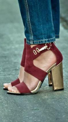 Love this Red Velvet style.