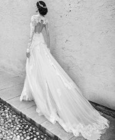 
                    
                        Breathtakingly beautiful Alessandra Rinaudo wedding dresses 2015 collection: www.modwedding.co... #wedding #weddings #wedding_dress
                    
                