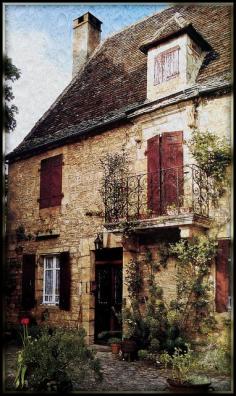 
                    
                        Dordogne, France
                    
                