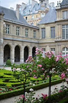 
                    
                        Musee Carnavalet in Le Marais, Paris | dedicated to the history of the city | 23 rue de Sevigne
                    
                