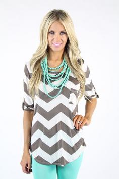 
                    
                        SEABREEZE pearls by Premier Designs! paired with mint skinny jeans, gray & white chevron blouse
                    
                