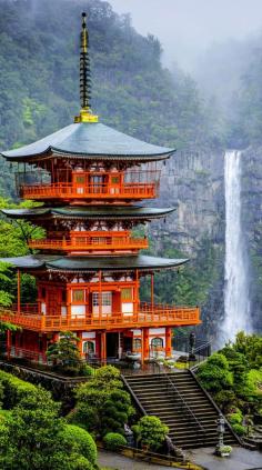 
                    
                        The pagoda of Seigantoji and Nachi no Taki Waterfall, Japan
                    
                