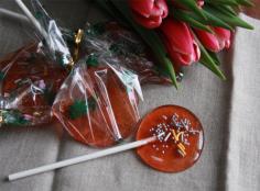 
                    
                        Homemade Lollies: easy to make, safe for kids with allergies and super quick.
                    
                