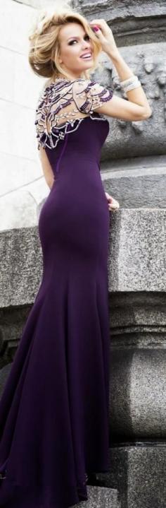 
                    
                        Beautiful color and fit!  jjdress.net
                    
                