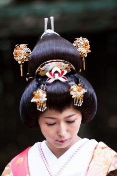 
                    
                        .Japan, Hanayome Bridal Style, Traditional Samurai Wedding Style of Bunkin Takashimada, (This is NOT a geisha.)
                    
                