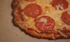 
                    
                        Cauliflower Crust Pizza - low carb, gluten free, Weight Watchers friendly, healthy recipes
                    
                
