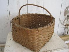 
                    
                        9in tall (incl handle) Old Primitive Wonderful Attic Patina Basket
                    
                