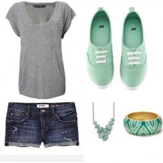 Really cute summer outfit. I want some mint green shoes!