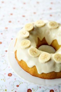 
                    
                        Banana Pudding Cake With Cream Cheese Glaze from {The Kitchen Magpie} Karlynn Johnston
                    
                