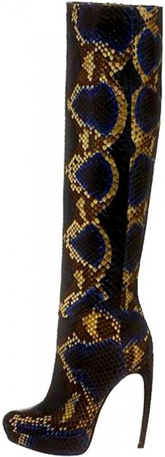 knee boot alexander mcqueen                                         POR SABRINA PIRIZ.....