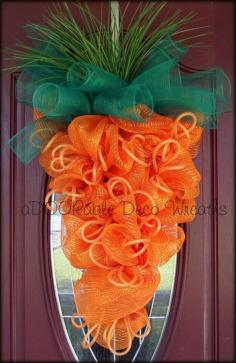 Carrot Easter Wreath by aDOORable Deco Wreaths on Etsy | I Love Decoration