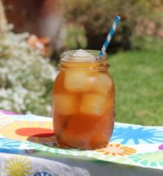 Lemonade ice cubes in Iced Tea - Slow Melt Arnold Palmer #drinks #summer // oh yes. and a bit of sweet tea vodka.