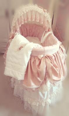 Shabby Chic baby bed