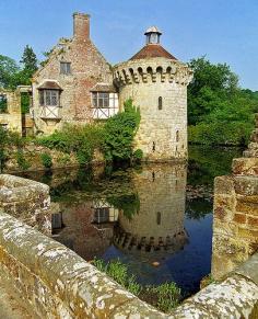 
                    
                        Scotney Castle, Kent, England
                    
                