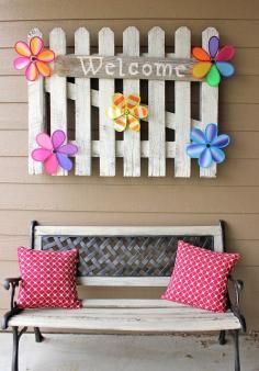 Spring sign made from a picket fence gate to put in front yard. fr: http://achievingcreativeorder.blogspot.com/  #spring #summer