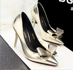 
                    
                        silver pointed toe ribbon high heel
                    
                