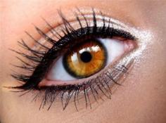 Pretty eye make up for blue eyes