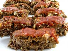 
                    
                        Skinny Meatloaf! Simple to make, low in calories and has a divinely rich sweet ketchup glaze. Each serving has 214 calories, 5 grams of fat and 5 Weight Watchers POINTS PLUS. www.skinnykitchen...
                    
                