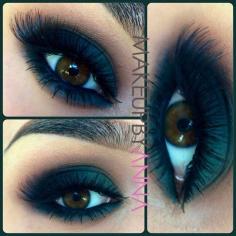 MAC's - espresso, carbon  bottled green (pro color) eyeshadow. I should do this one day.
