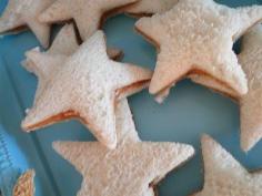 
                    
                        DIY Little Mermaid Party: starfish sandwiches are cute!!
                    
                