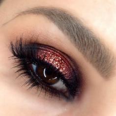 
                    
                        Copper glitter smokey eye #eyes #eye #makeup #eyeshadow #smokey #bold #dramatic
                    
                