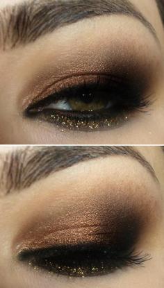 Gold lower crease #makeup #ideas