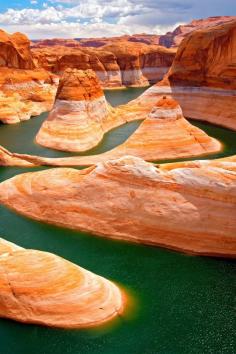 
                    
                        Lake Powell, Utah
                    
                