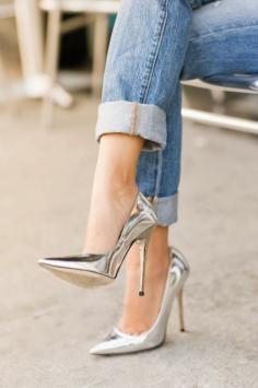 .silver Shoes. Shoeporn. Heels. High heels. Ladies fashion styles for the feet ! Pretty on my feet ! Love !