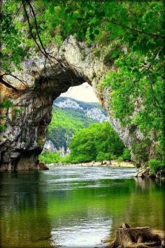 
                    
                        Vallon pont d'arc, France.
                    
                