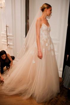 
                    
                        Behind the Scenes of Monique Lhuillier Spring 2016 - Style Me Pretty
                    
                