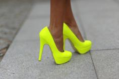 neon pumps? ALWAYS a do! ;) #heels #shoes  #neons #trends