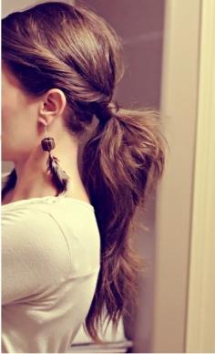 
                    
                        Really cute ponytail! This would be awesome when my hair is longer!
                    
                